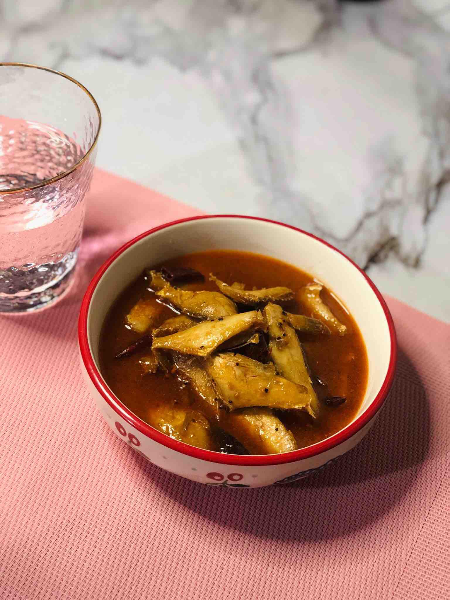 醬汁鳳尾魚的做法-酸辣味燒菜譜-易網(wǎng)健康養(yǎng)生網(wǎng) 醬汁鳳尾魚的做法-酸辣味燒菜譜