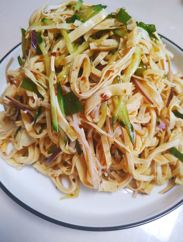 黃瓜豆皮涼拌菜的做法-家常味拌菜譜-易網健康養生網 黃瓜豆皮涼拌菜的做法-家常味拌菜譜