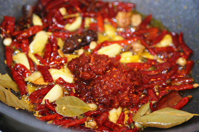 雜炒小龍蝦的做法-香辣味炒菜譜-易網健康養(yǎng)生網 雜炒小龍蝦的做法-香辣味炒菜譜