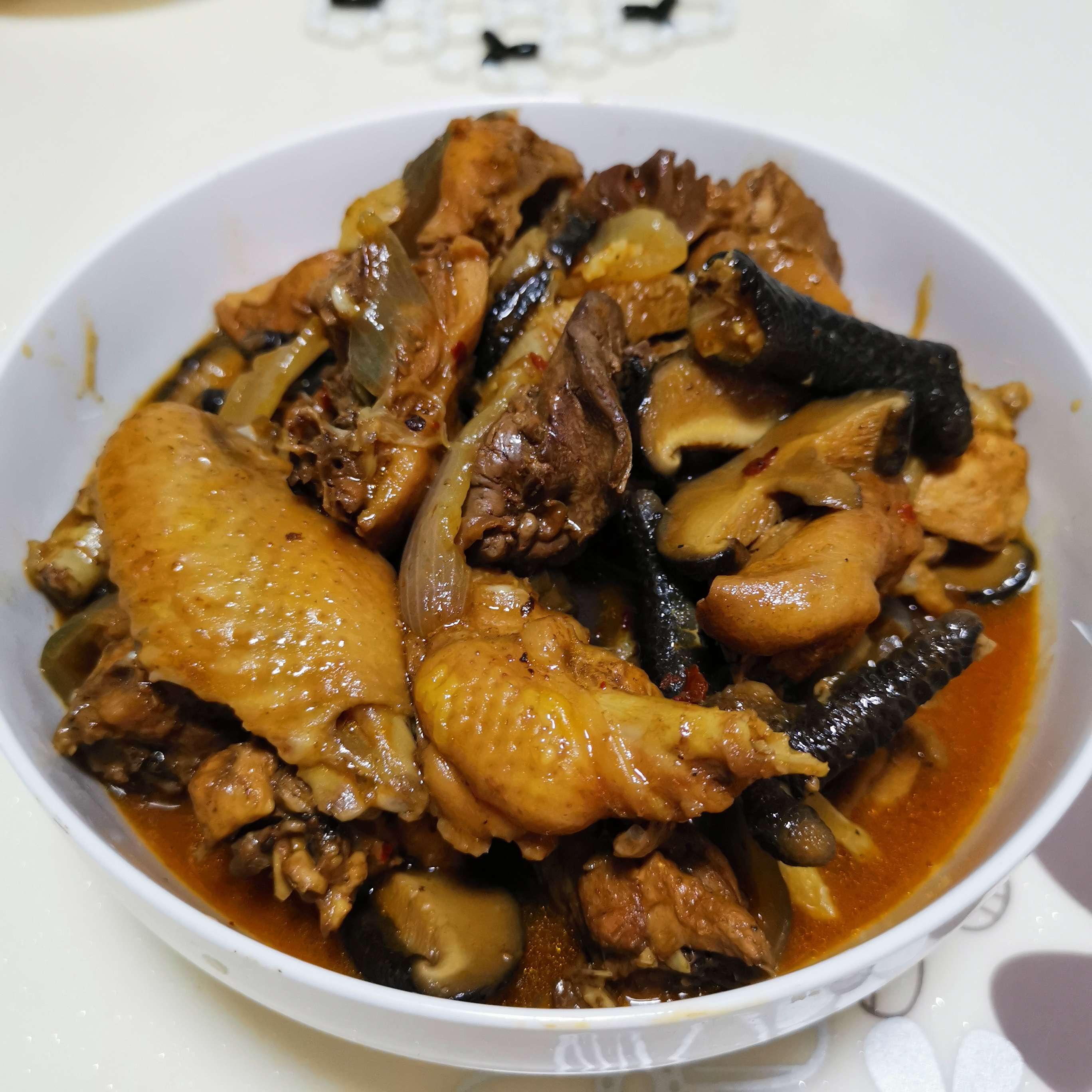 洋蔥冬菇燜雞的做法-咸鮮味燜菜譜