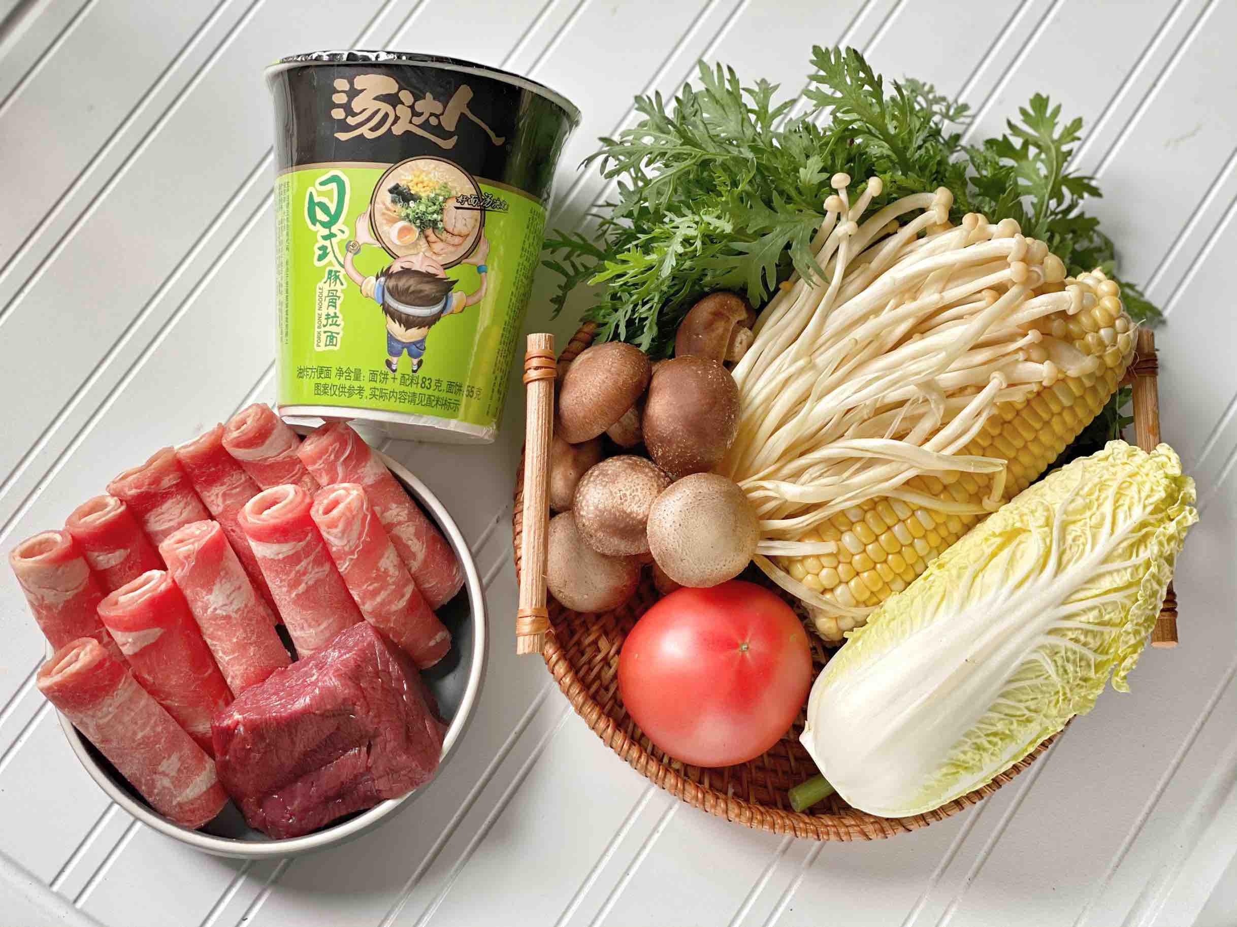 日式豚骨拉面的做法-咸鮮味煮菜譜-易網<a href=http://www.xllyou.com/ target=_blank class=infotextkey>健康養生</a>網 日式豚骨拉面的做法-咸鮮味煮菜譜