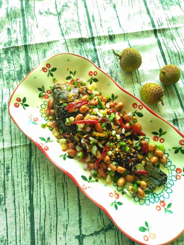 香脆鹵鯽魚的做法-咸鮮味炸菜譜-易網健康養生網 香脆鹵鯽魚的做法-咸鮮味炸菜譜