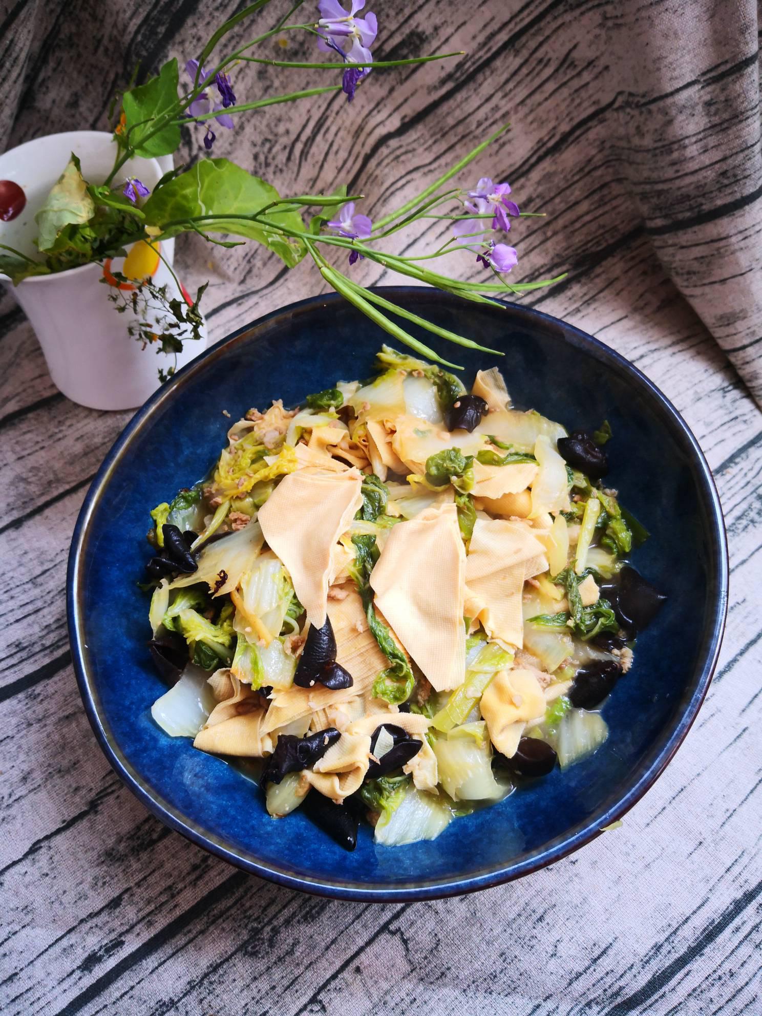 白菜燉豆皮的做法-家常味燉菜譜