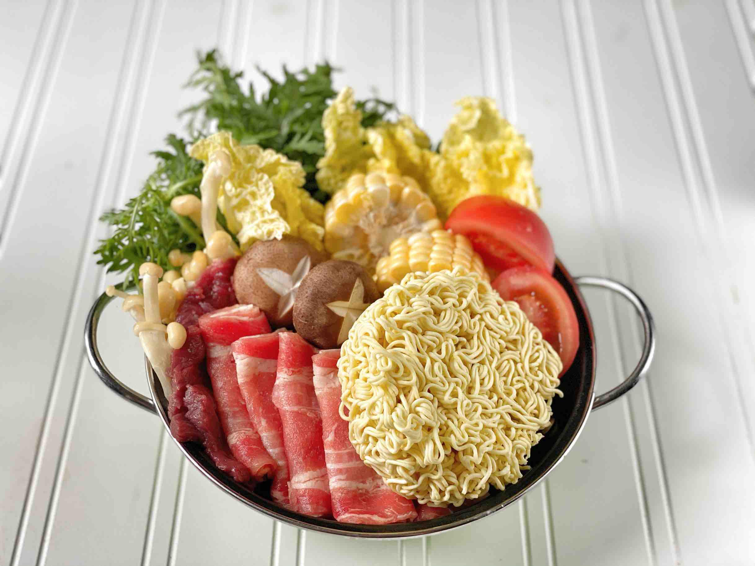 日式豚骨拉面的做法-咸鮮味煮菜譜-易網健康養生網 日式豚骨拉面的做法-咸鮮味煮菜譜