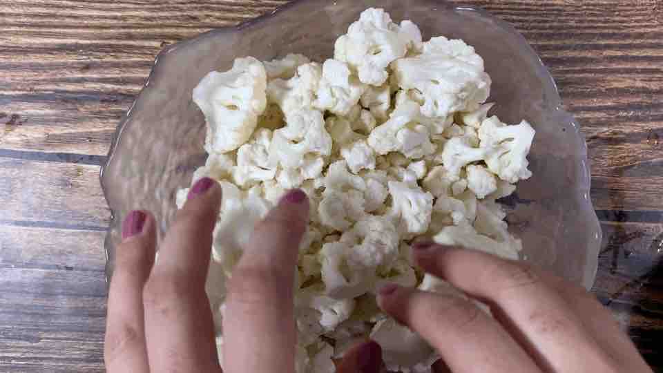 干鍋花菜,這樣做既簡單又好吃,一分鐘就能學會它的做法-家常味炒菜譜-易網健康養生網 干鍋花菜,這樣做既簡單又好吃,一分鐘就能學會它的做法-家常味炒菜譜