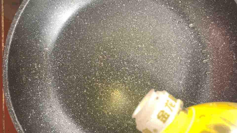 干鍋花菜,這樣做既簡單又好吃,一分鐘就能學會它的做法-家常味炒菜譜-易網健康養生網 干鍋花菜,這樣做既簡單又好吃,一分鐘就能學會它的做法-家常味炒菜譜