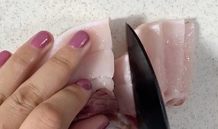 干鍋花菜,這樣做既簡單又好吃,一分鐘就能學會它的做法-家常味炒菜譜-易網健康養生網 干鍋花菜,這樣做既簡單又好吃,一分鐘就能學會它的做法-家常味炒菜譜