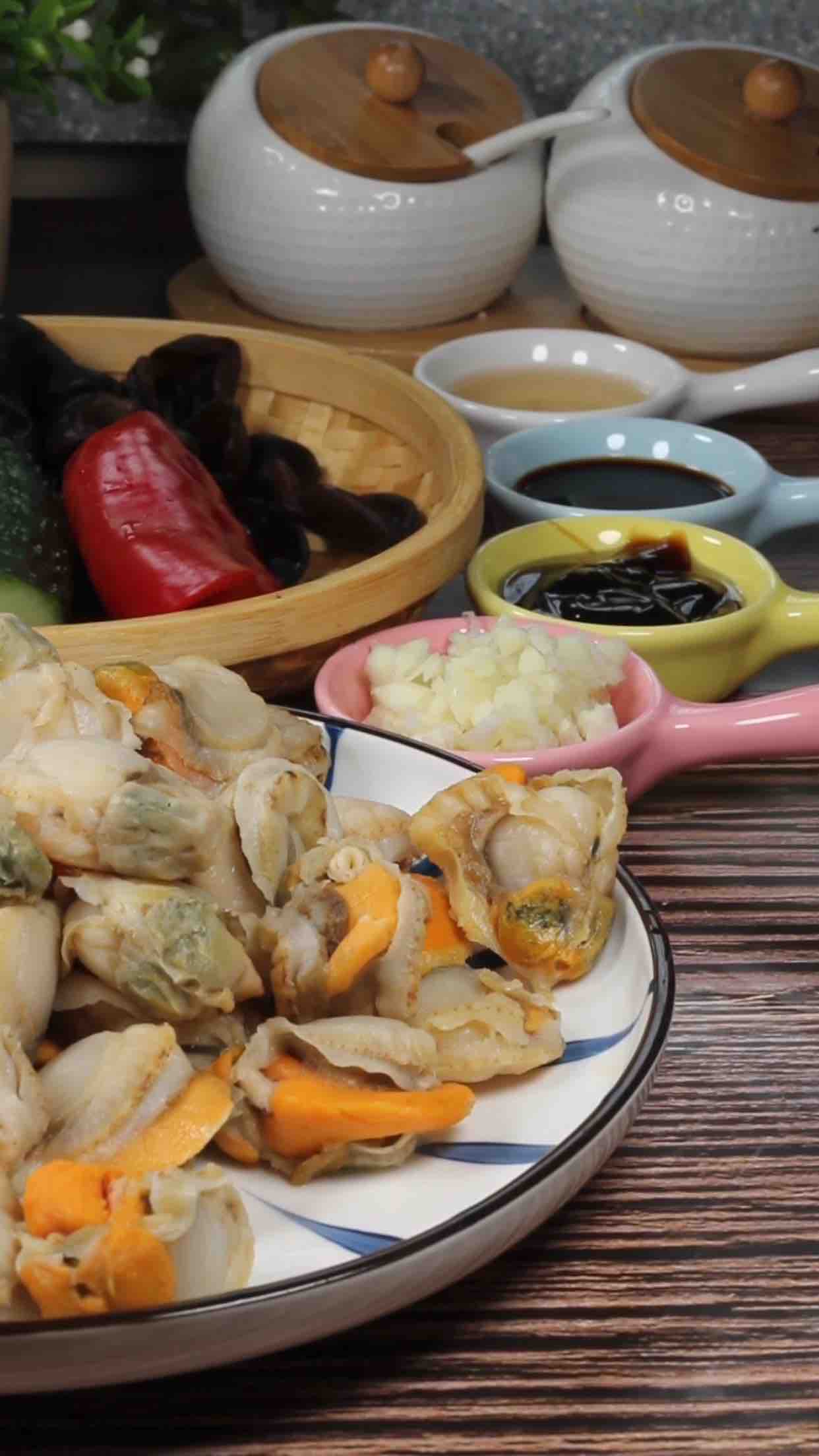 香辣扇貝的做法-咸鮮味炒菜譜-易網(wǎng)<a href=http://www.xllyou.com/ target=_blank class=infotextkey>健康養(yǎng)生</a>網(wǎng) 香辣扇貝的做法-咸鮮味炒菜譜