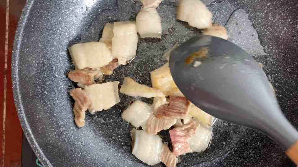 干鍋花菜,這樣做既簡單又好吃,一分鐘就能學會它的做法-家常味炒菜譜-易網健康養生網 干鍋花菜,這樣做既簡單又好吃,一分鐘就能學會它的做法-家常味炒菜譜