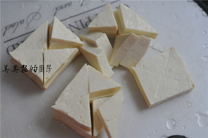 豆腐咸肉燒白菜的做法-家常味燒菜譜-易網(wǎng)健康養(yǎng)生網(wǎng) 豆腐咸肉燒白菜的做法-家常味燒菜譜