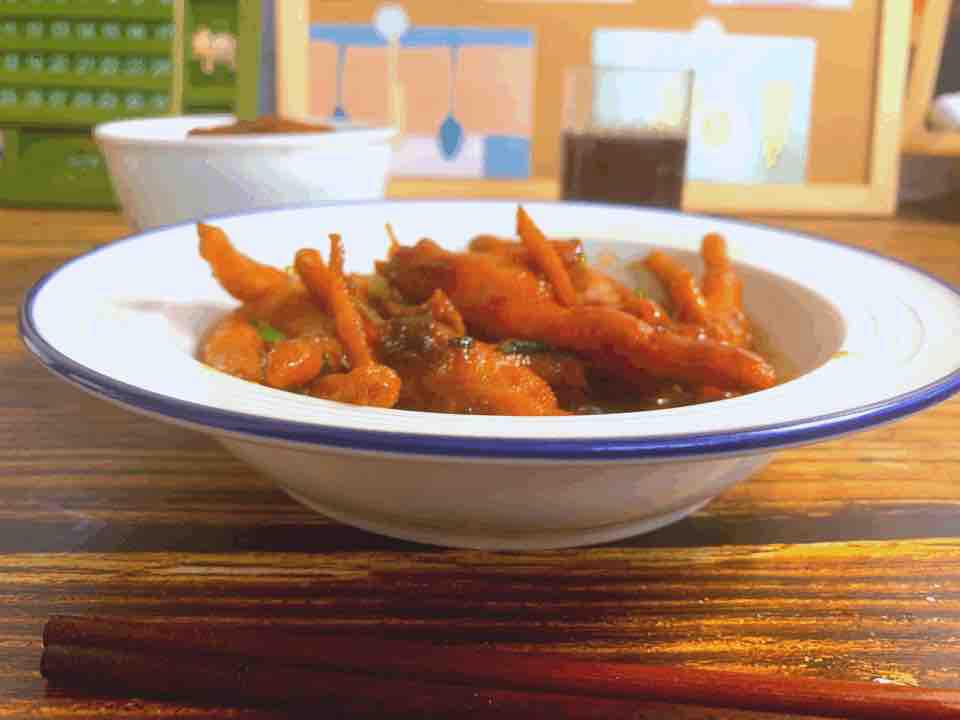 雞爪這樣做，香糯軟爛，好吃到光盤的做法-家常味燒菜譜