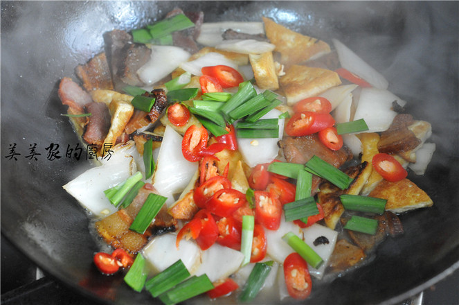 豆腐咸肉燒白菜的做法-家常味燒菜譜-易網(wǎng)健康養(yǎng)生網(wǎng) 豆腐咸肉燒白菜的做法-家常味燒菜譜