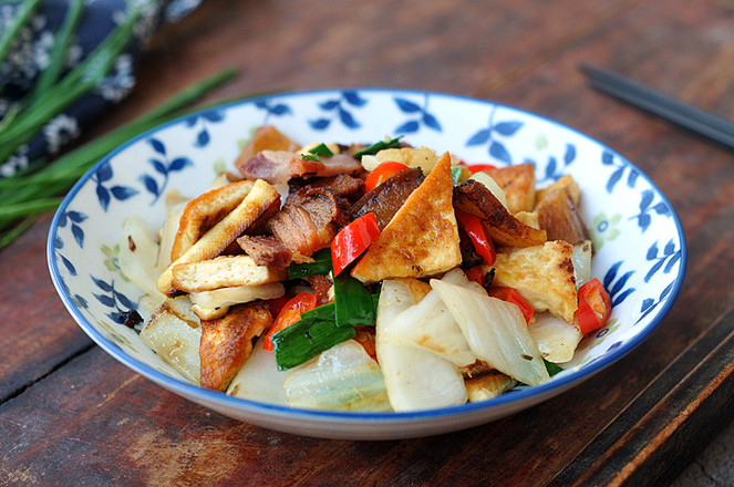 豆腐咸肉燒白菜的做法-家常味燒菜譜-易網(wǎng)健康養(yǎng)生網(wǎng) 豆腐咸肉燒白菜的做法-家常味燒菜譜