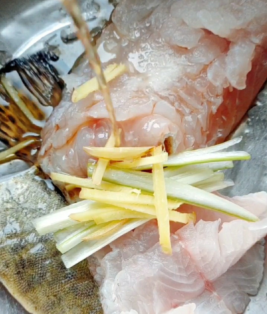 松鼠鱖魚的做法-酸甜味炸菜譜-易網健康養生網 松鼠鱖魚的做法-酸甜味炸菜譜