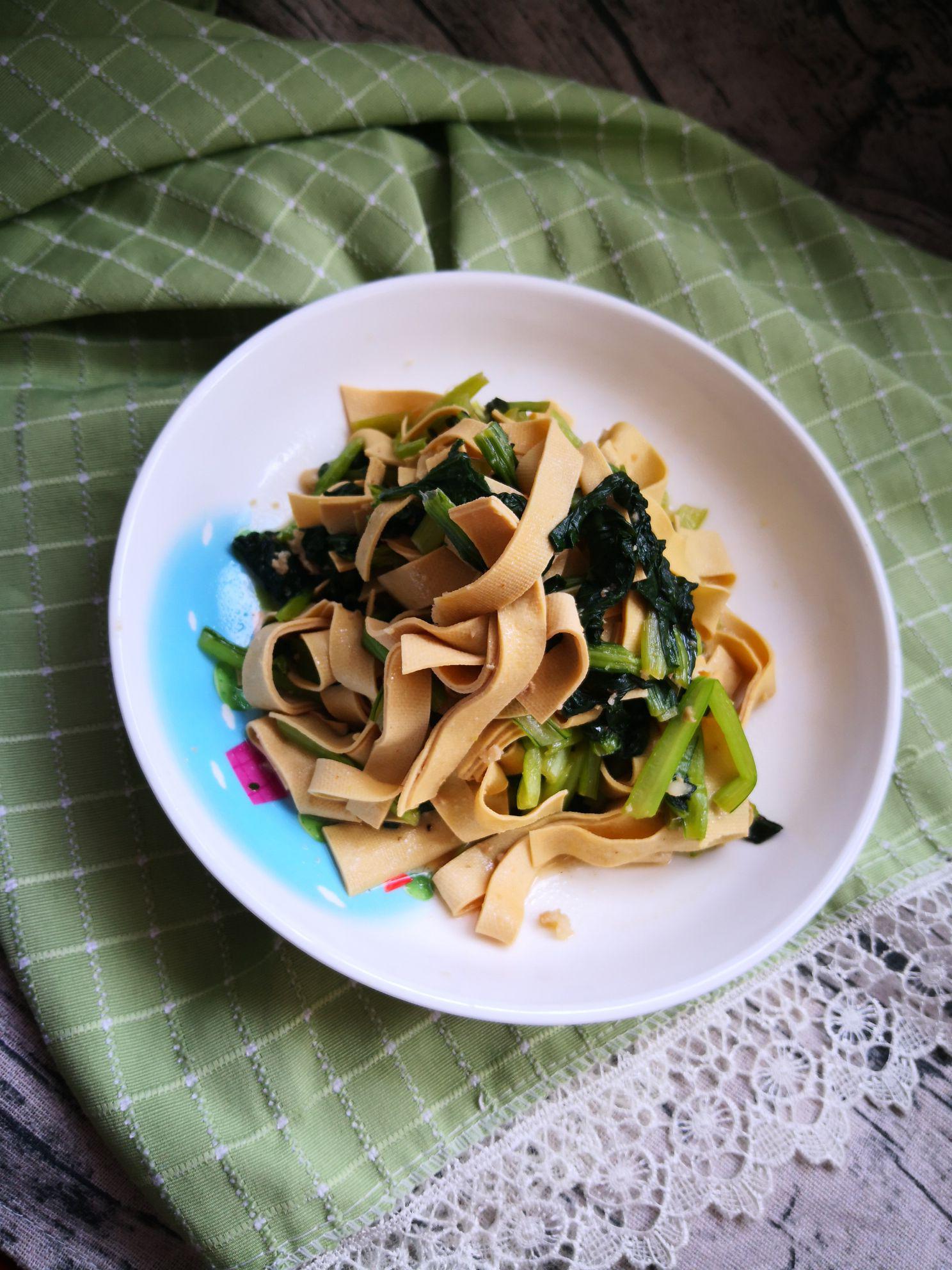 烏塌菜炒豆皮的做法-家常味炒菜譜