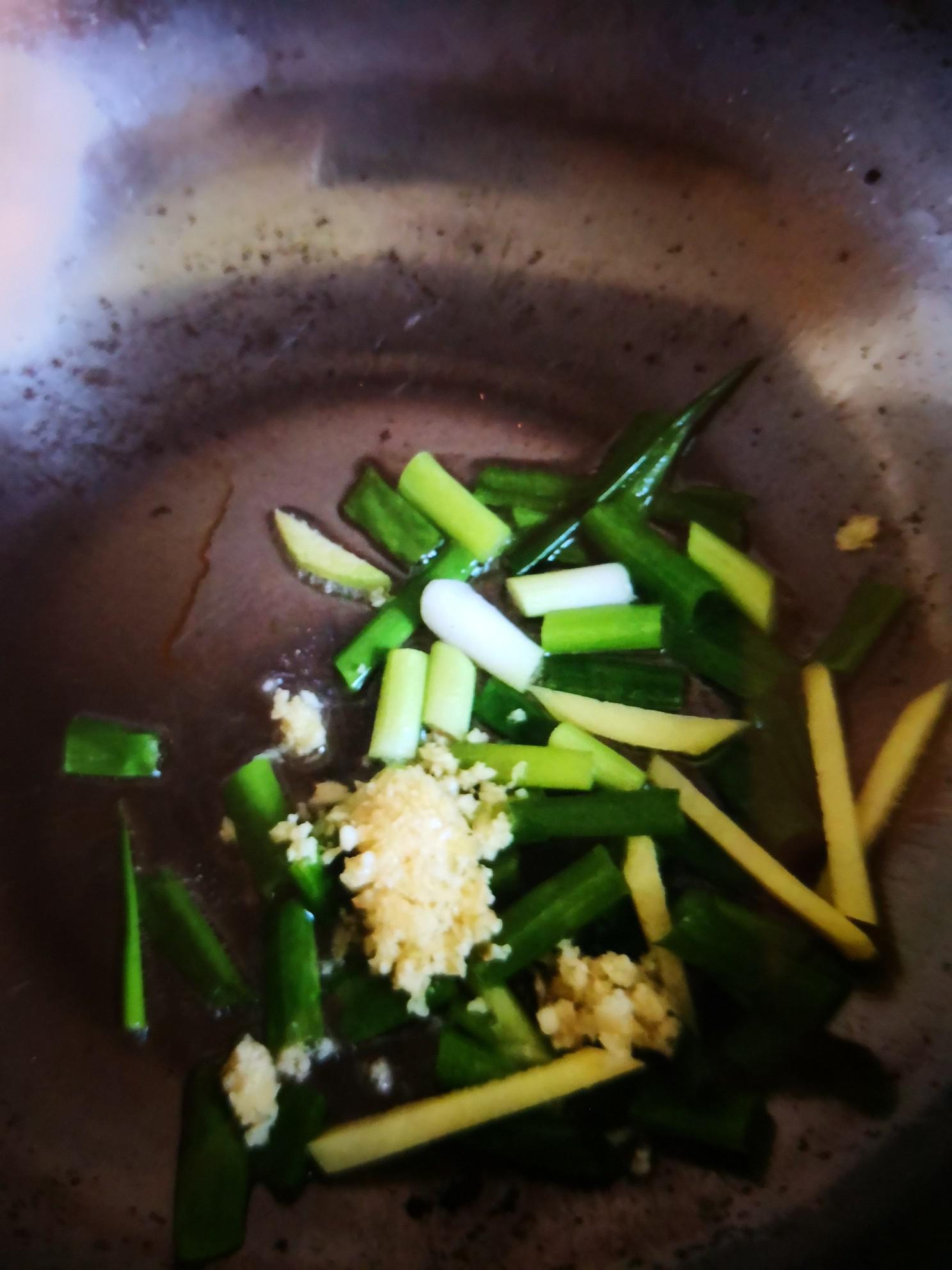 烏塌菜炒豆皮的做法-家常味炒菜譜