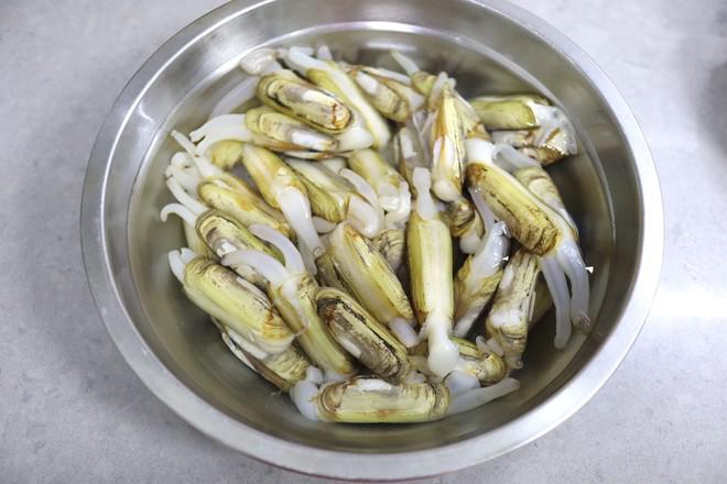 涼拌蟶子金針菇的做法-咸鮮味拌菜譜-易網<a href=http://www.xllyou.com/ target=_blank class=infotextkey>健康養生</a>網 涼拌蟶子金針菇的做法-咸鮮味拌菜譜