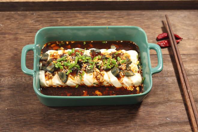 皮蛋拌豆腐的做法-家常味拌菜譜