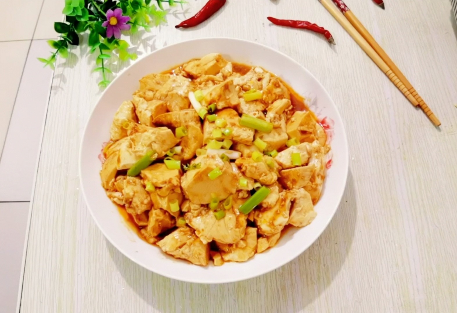 涼拌豆腐的做法-咸鮮味拌菜譜-易網健康養生網 涼拌豆腐的做法-咸鮮味拌菜譜