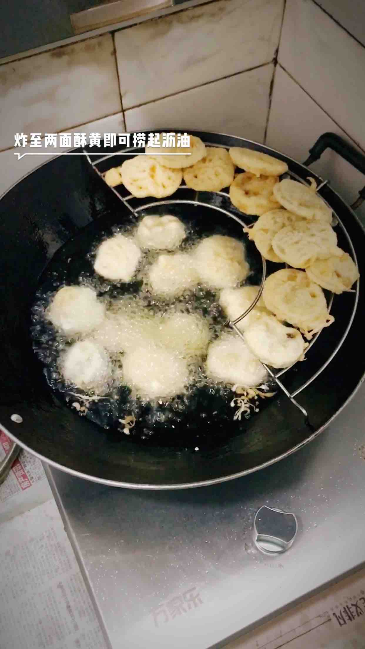 酥炸鮮肉藕盒的做法-家常味炸菜譜-易網健康養生網 酥炸鮮肉藕盒的做法-家常味炸菜譜