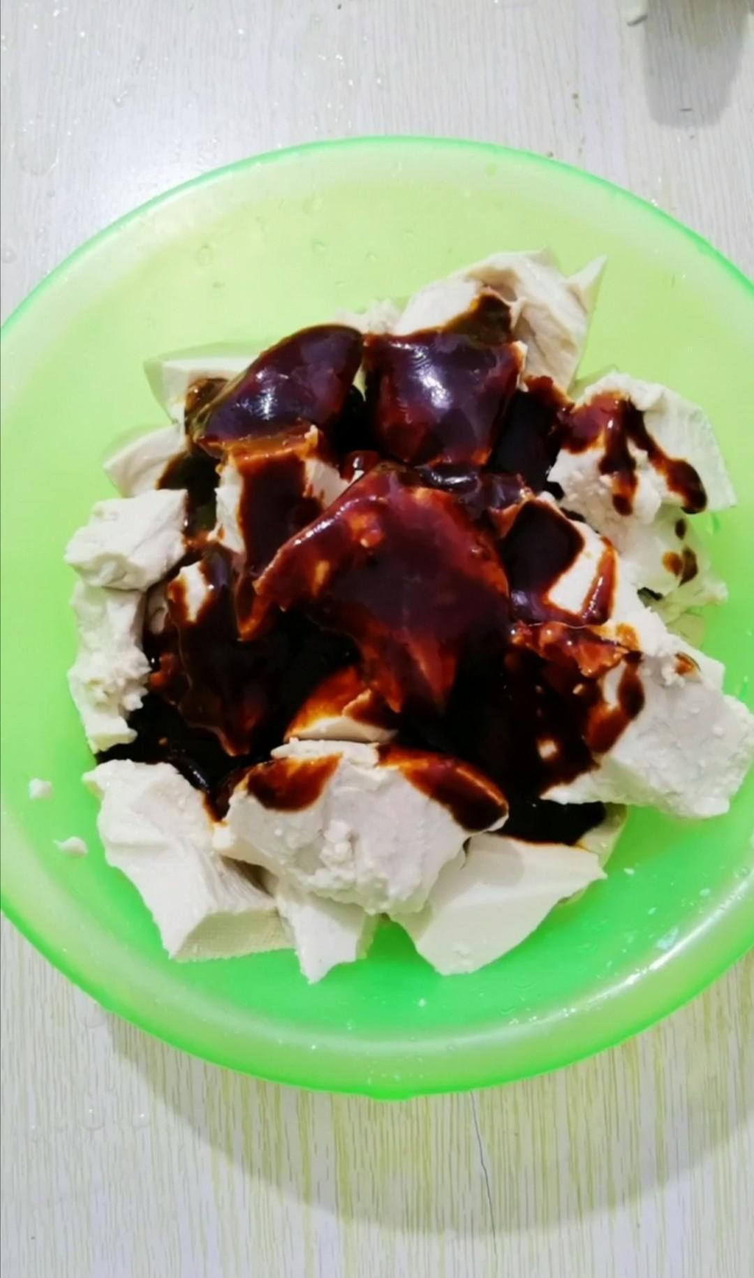 涼拌豆腐的做法-咸鮮味拌菜譜-易網健康養生網 涼拌豆腐的做法-咸鮮味拌菜譜