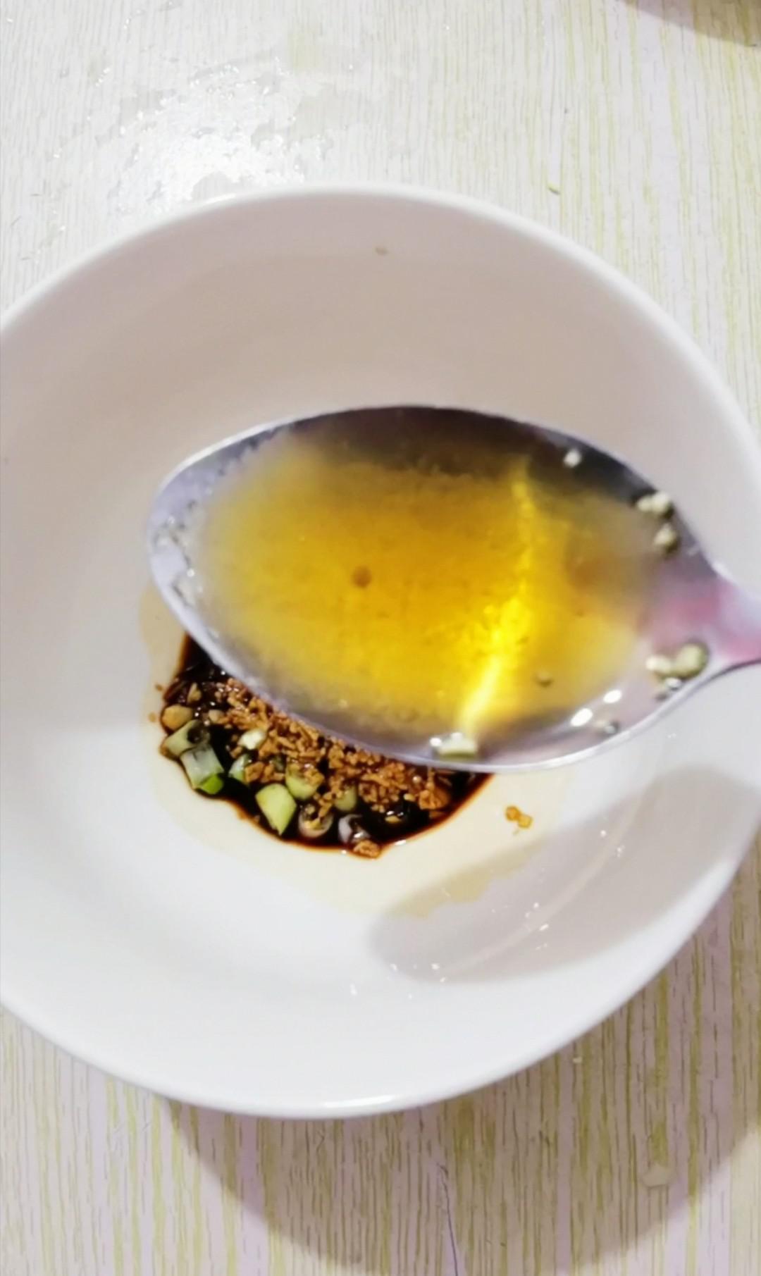 涼拌皮蛋豆腐的做法-咸鮮味拌菜譜