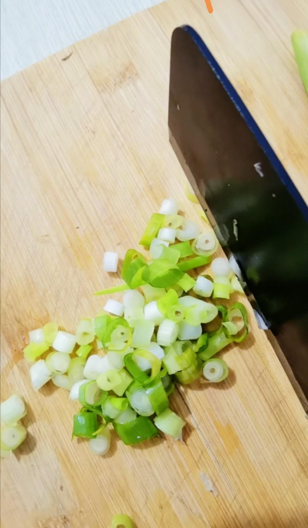 涼拌皮蛋豆腐的做法-咸鮮味拌菜譜