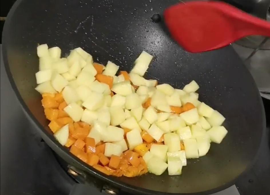 孩子的咖喱土豆飯的做法-咖喱味炒菜譜-易網健康養生網 孩子的咖喱土豆飯的做法-咖喱味炒菜譜