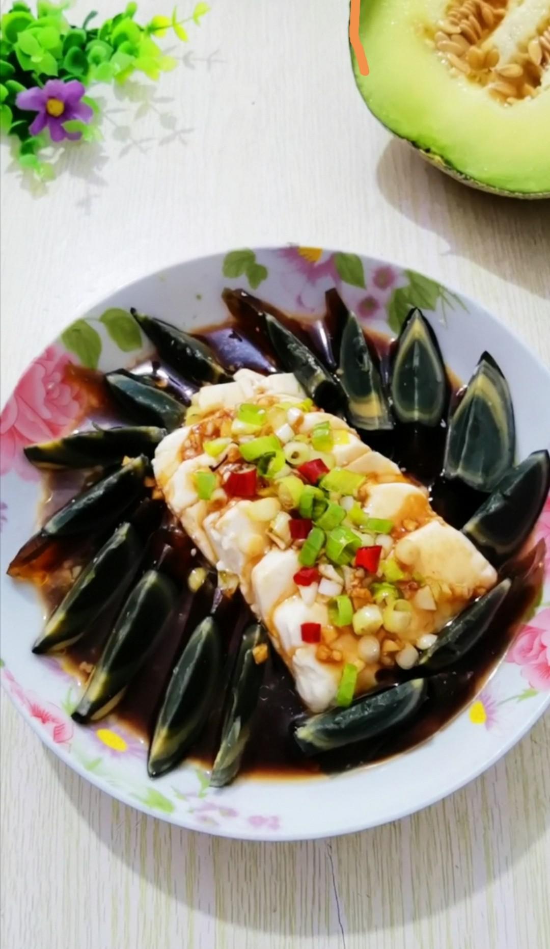 涼拌皮蛋豆腐的做法-咸鮮味拌菜譜