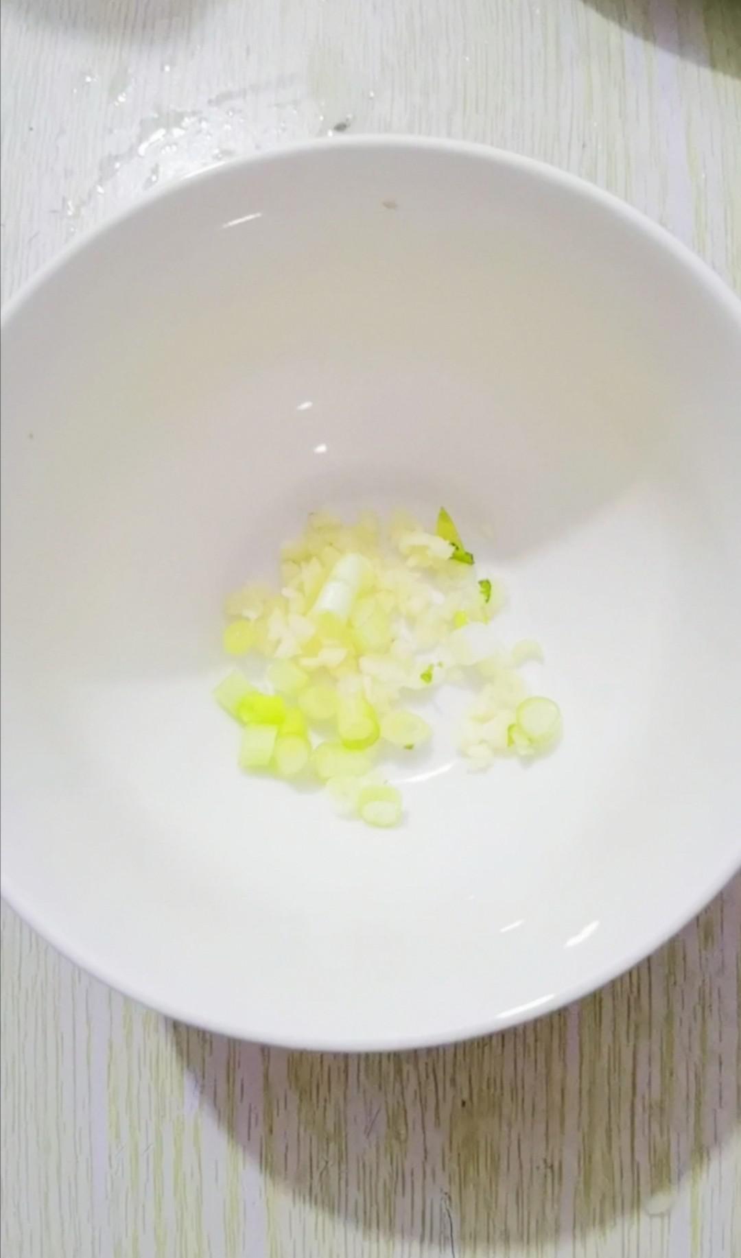 涼拌皮蛋豆腐的做法-咸鮮味拌菜譜