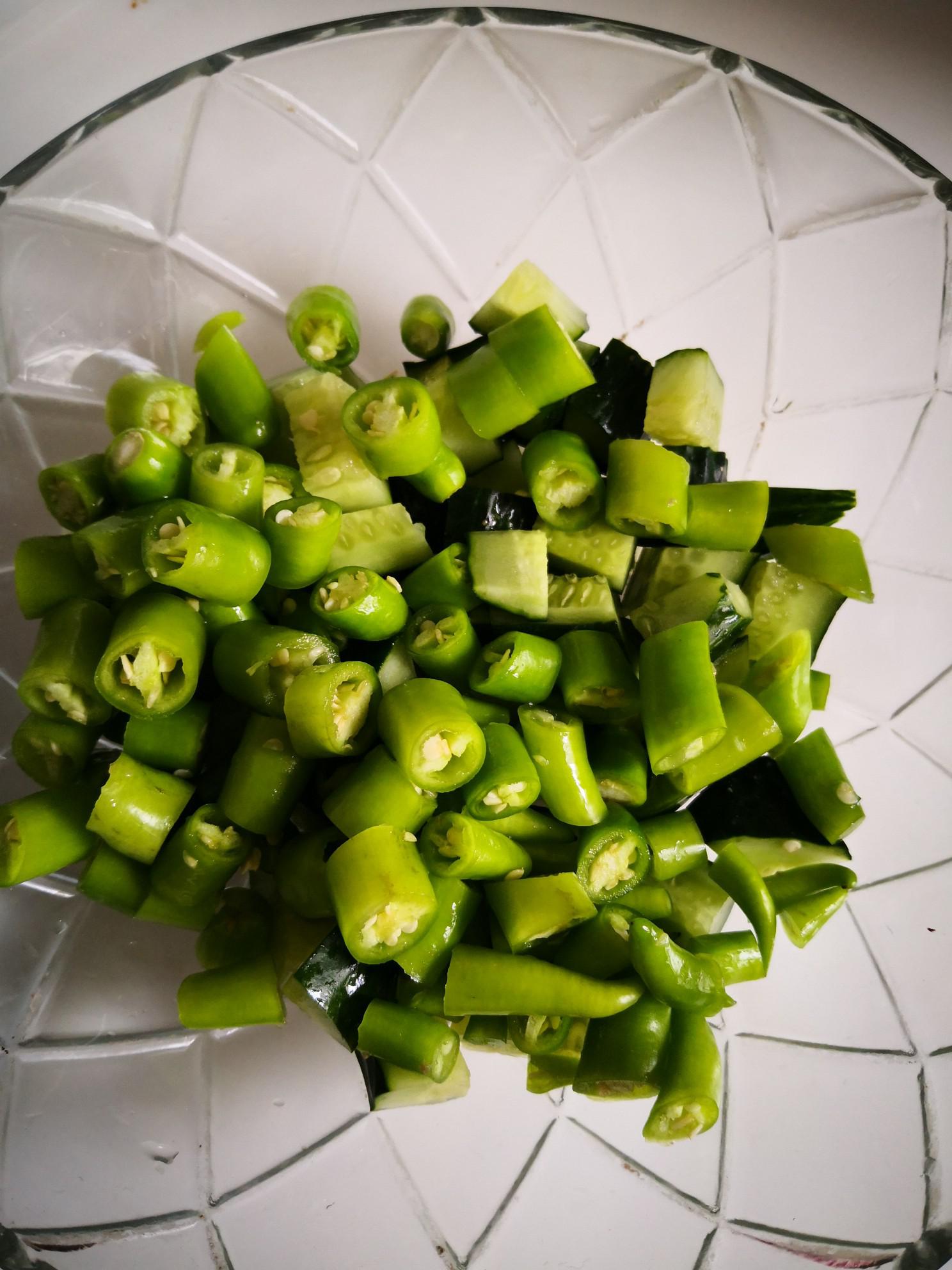 花生米拌杭椒的做法-家常味拌菜譜