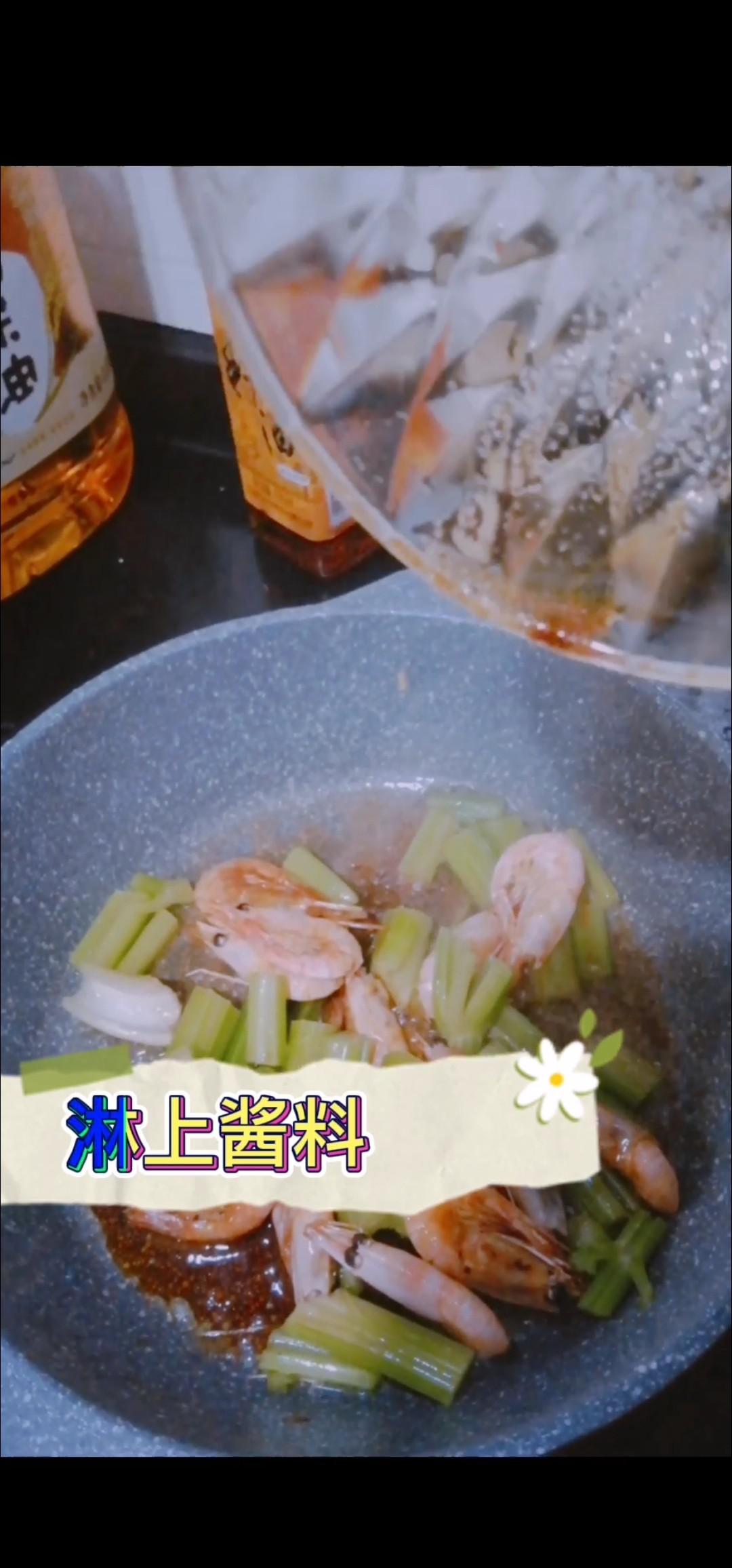 芹菜紅蝦的做法-咸鮮味炒菜譜-易網(wǎng)健康養(yǎng)生網(wǎng) 芹菜紅蝦的做法-咸鮮味炒菜譜