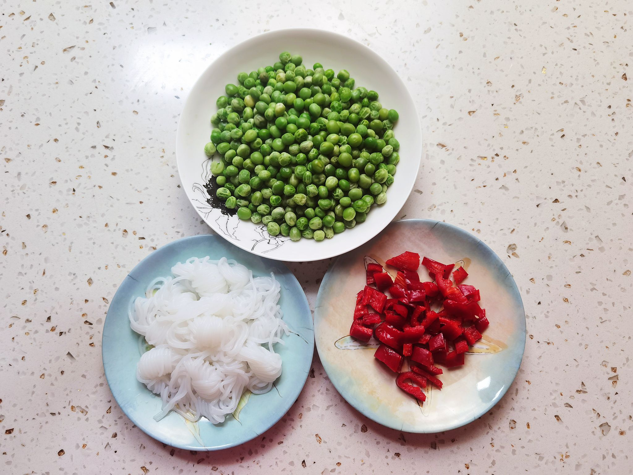 青豆炒茄丁的做法-咸鮮味炒菜譜-易網<a href=http://www.xllyou.com/ target=_blank class=infotextkey>健康養生</a>網 青豆炒茄丁的做法-咸鮮味炒菜譜