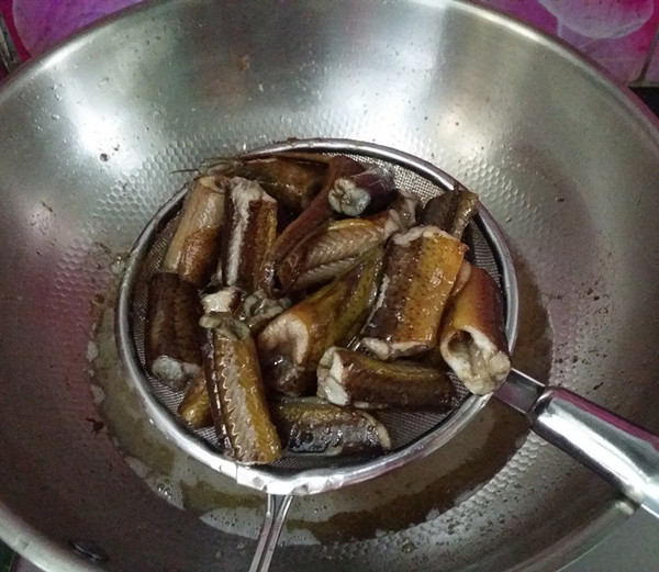 紅燒黃鱔的做法-家常味燒菜譜