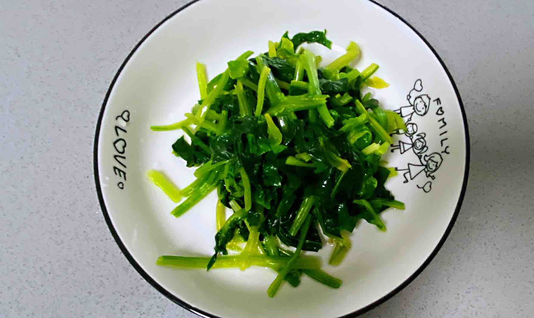 菠菜炒雞蛋，多做這一步，雞蛋營(yíng)養(yǎng)滑嫩，菠菜翠綠不澀口的做法-咸鮮味炒菜譜