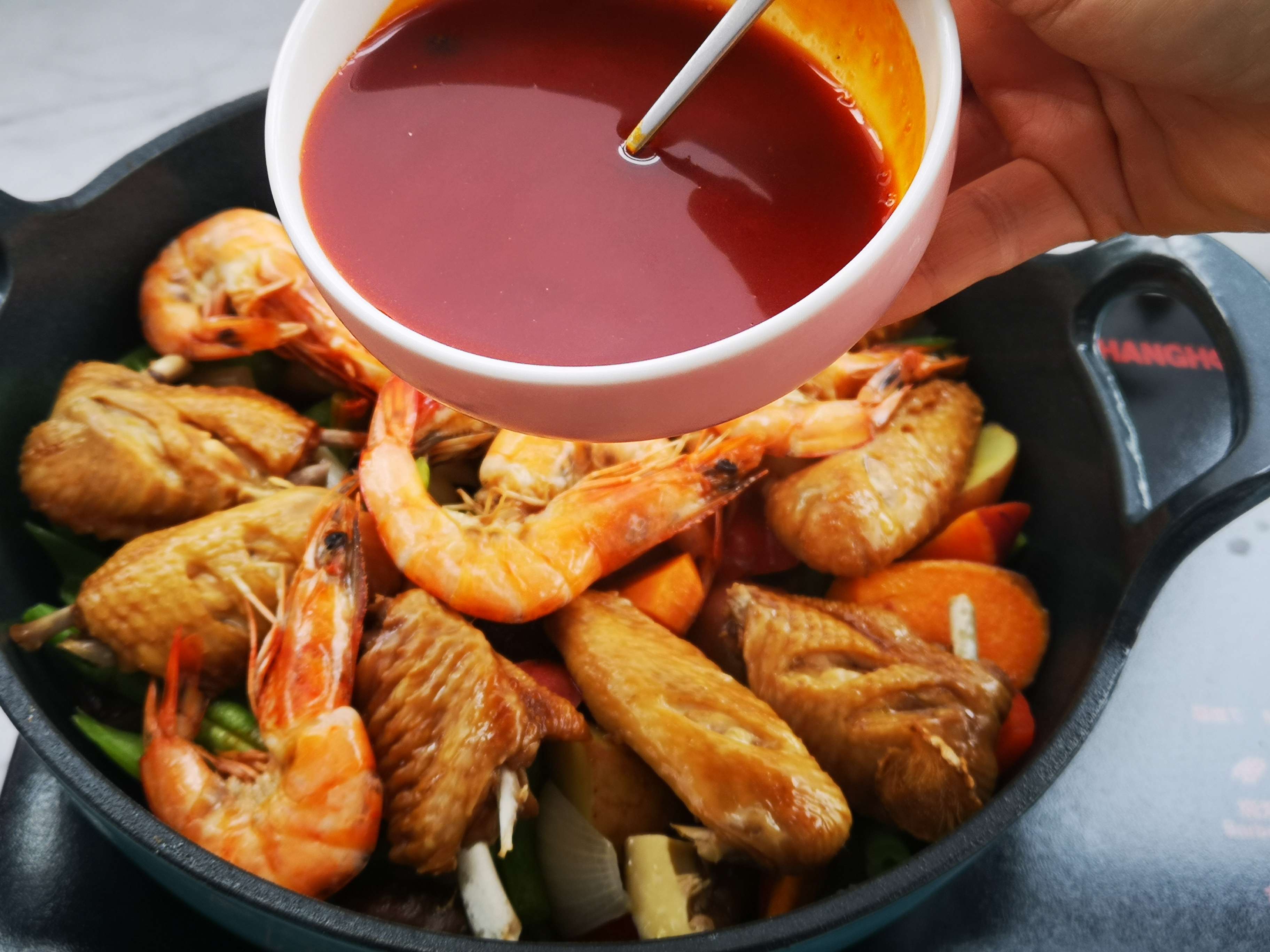 巨好吃，自制燜鍋，秒殺黃記煌的做法-香辣味燜菜譜