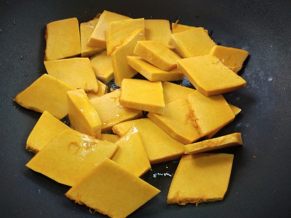 香糯南瓜的做法-家常味炒菜譜