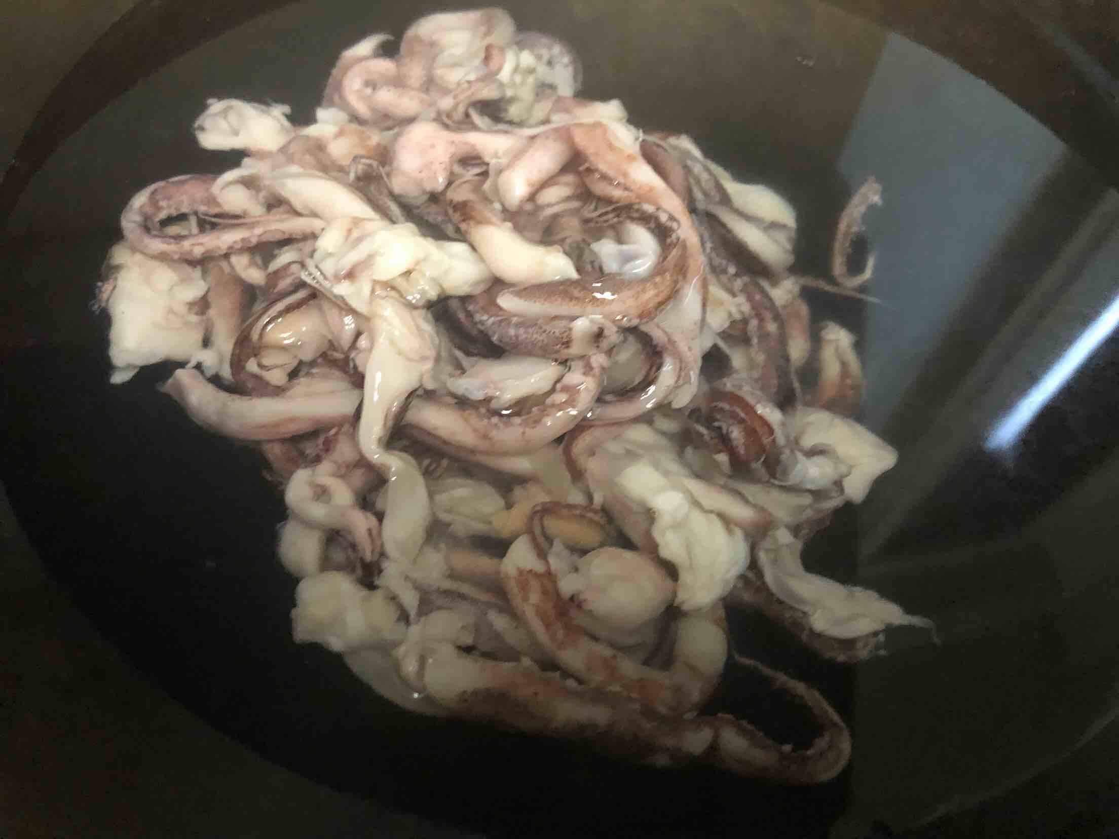 家常版炒魷魚的做法-家常味炒菜譜