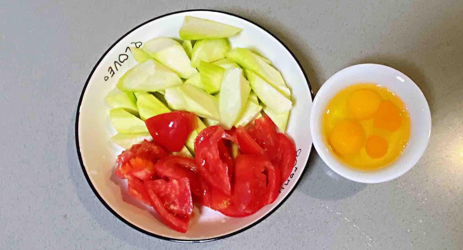 孕婦食譜番茄絲瓜炒雞蛋，酸酸甜甜，營養成分全方位～的作法-咸鮮味燒菜譜