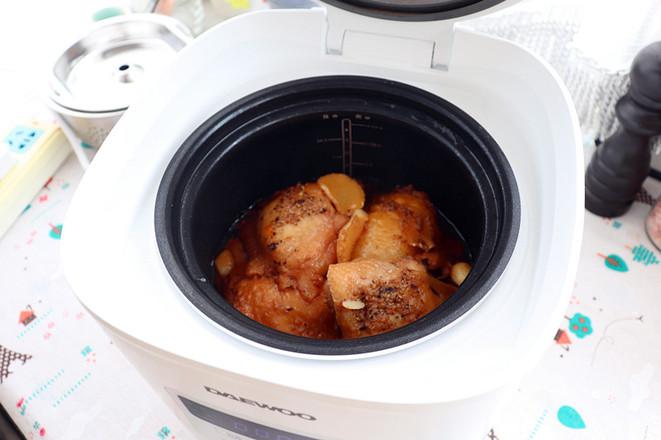 照燒雞腿的快手家常做法，簡單兩步，輕松做出色澤誘人的雞腿的做法-酸甜味燜菜譜