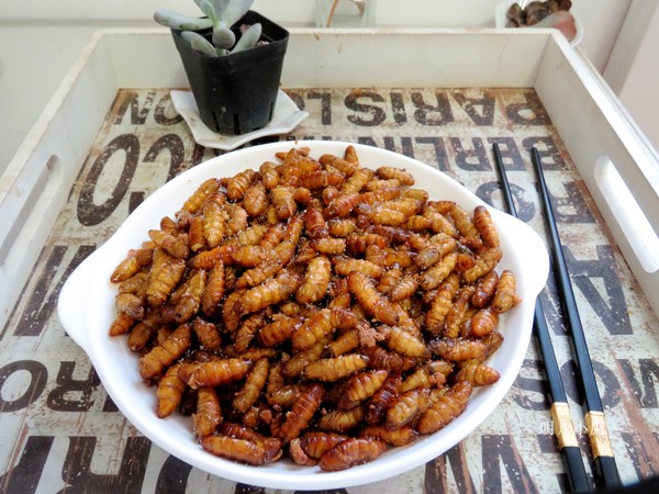 油炸蠶蛹的做法-家常味炸菜譜