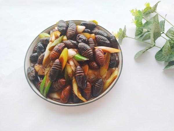 蔥炒繭蛹的做法-家常味炒菜譜