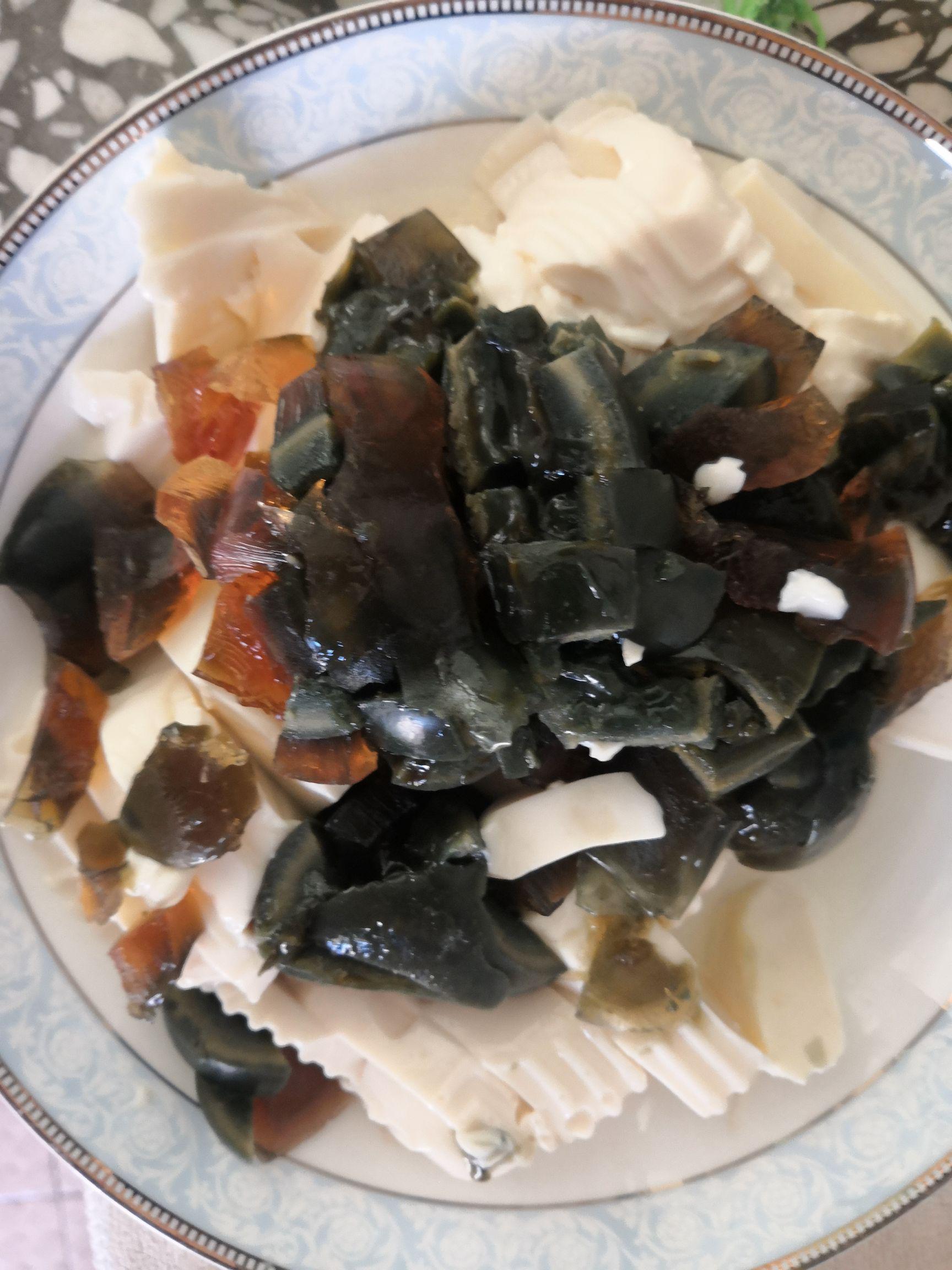 皮蛋豆腐的做法-麻辣味拌菜譜