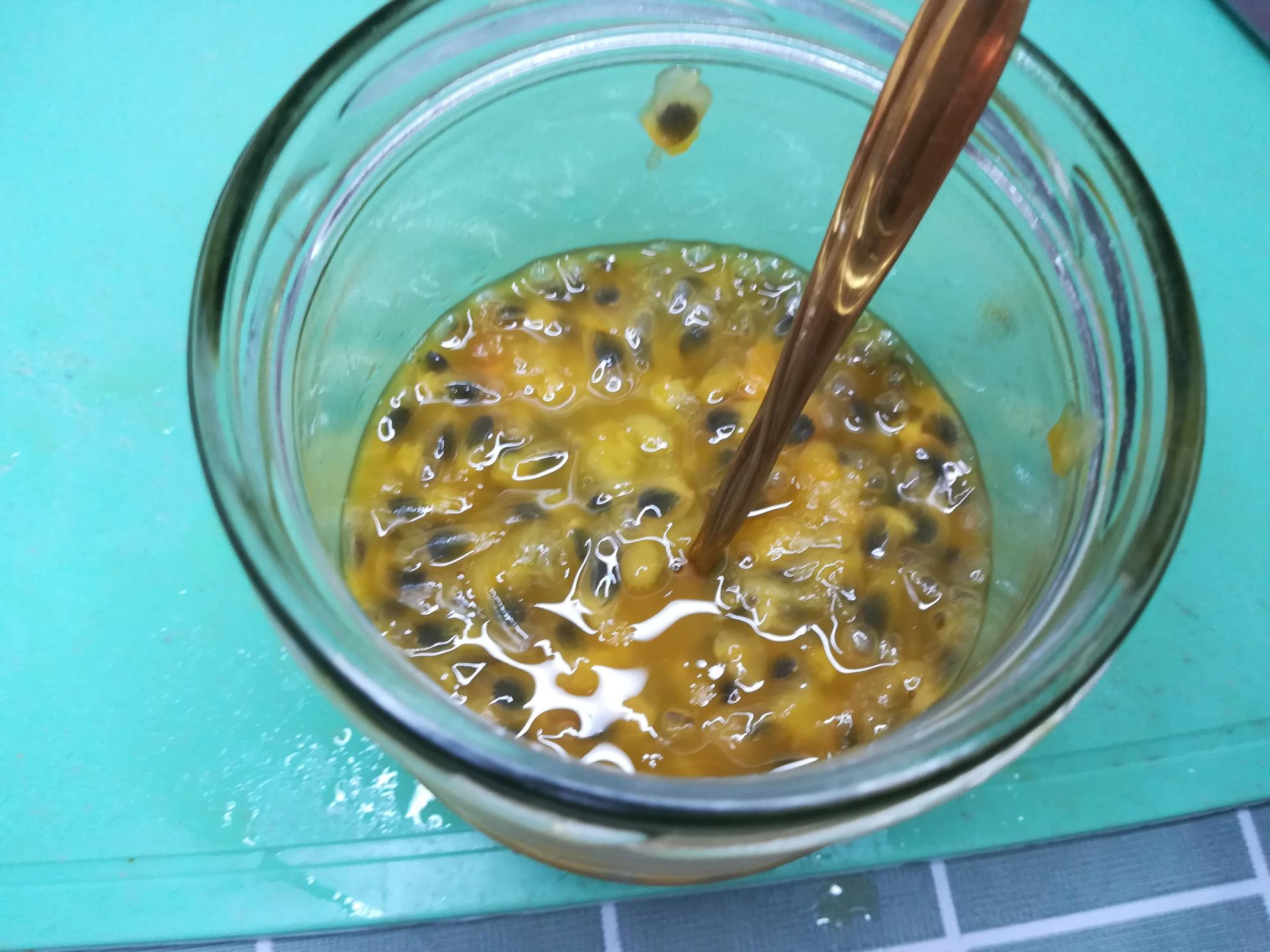 百香果青檸拌黃瓜的做法-咸鮮味拌菜譜