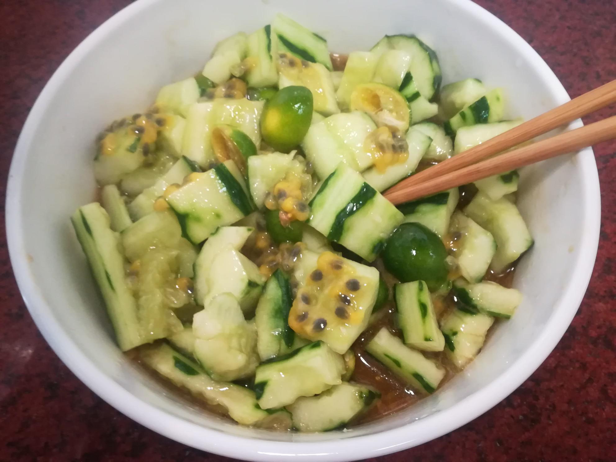 百香果青檸拌黃瓜的做法-咸鮮味拌菜譜