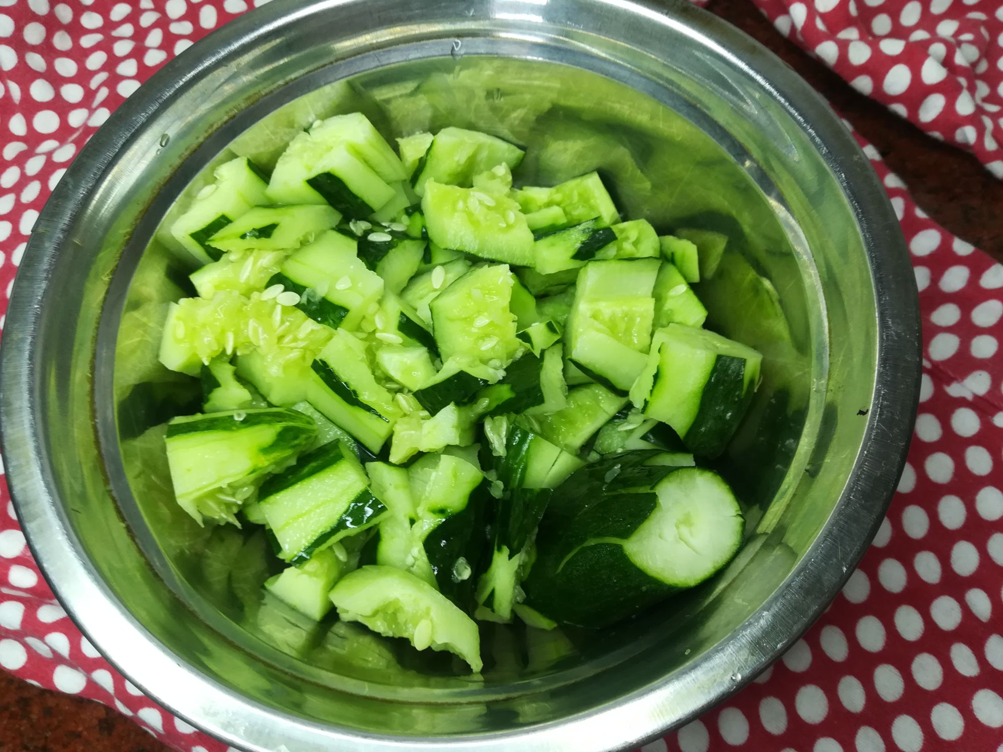 黃瓜拌萵筍干的做法-咸鮮味拌菜譜