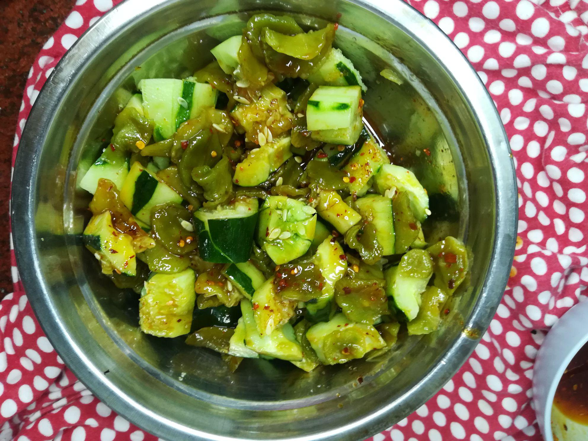 黃瓜拌萵筍干的做法-咸鮮味拌菜譜