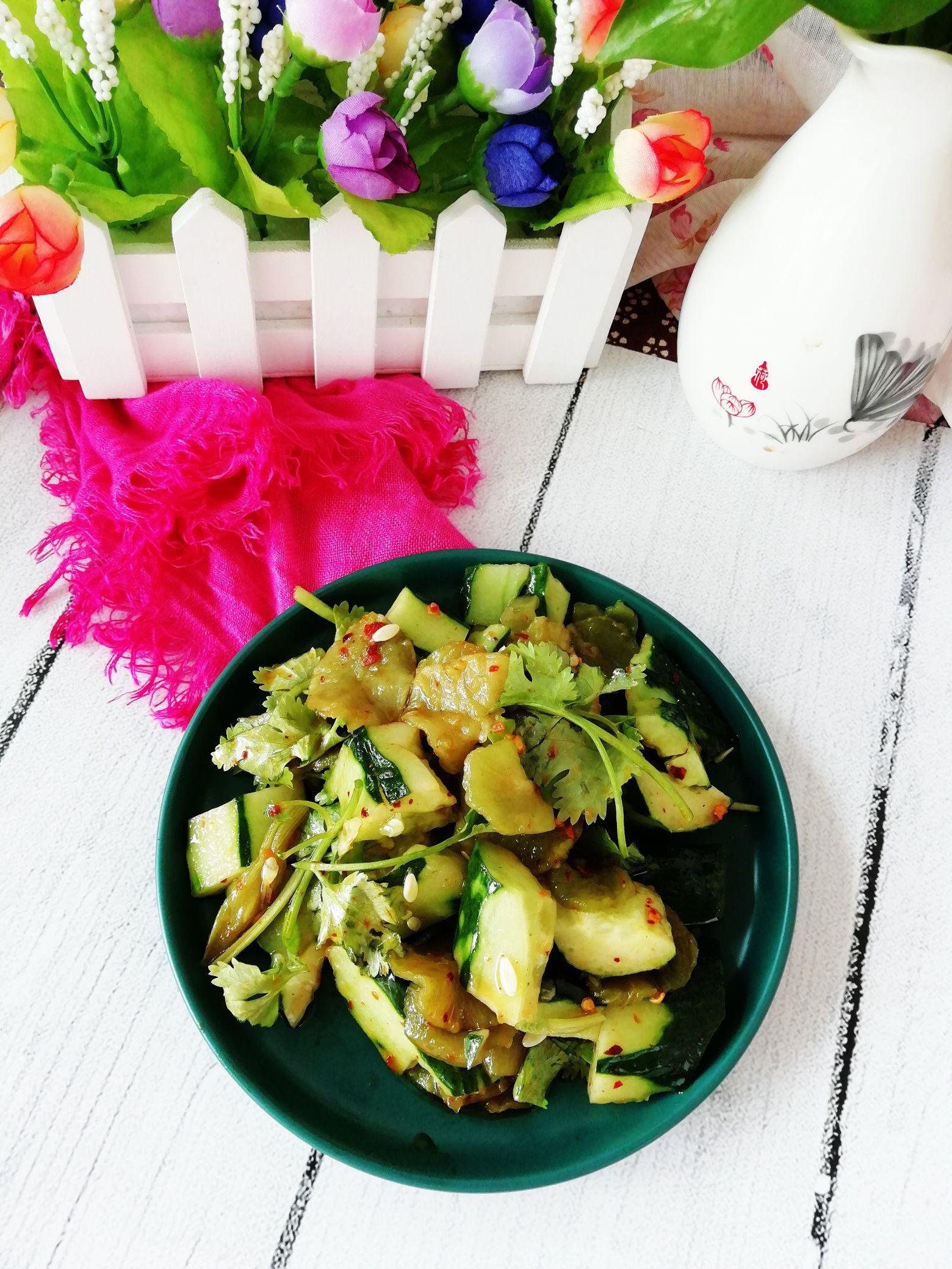 黃瓜拌萵筍干的做法-咸鮮味拌菜譜