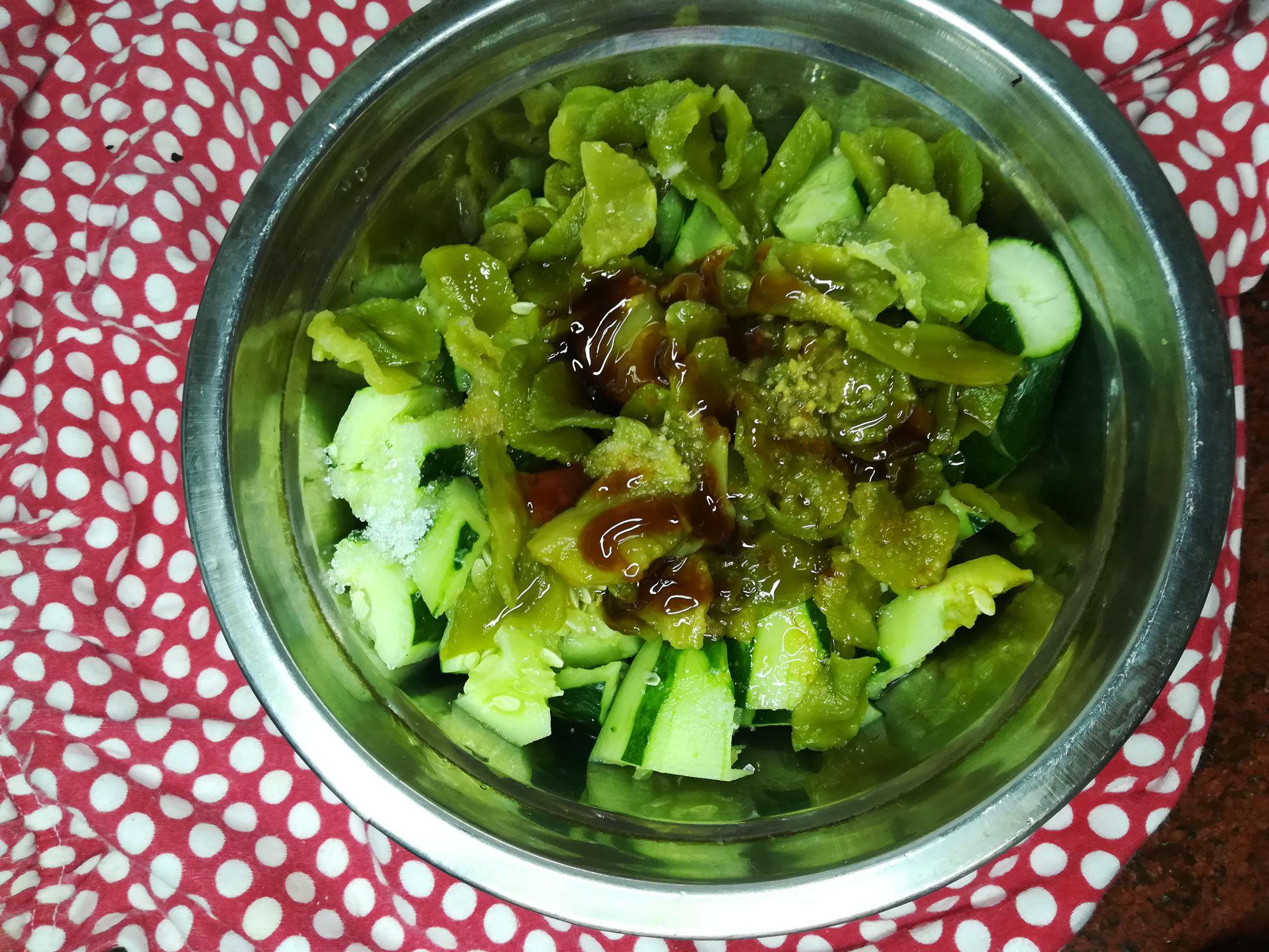 黃瓜拌萵筍干的做法-咸鮮味拌菜譜