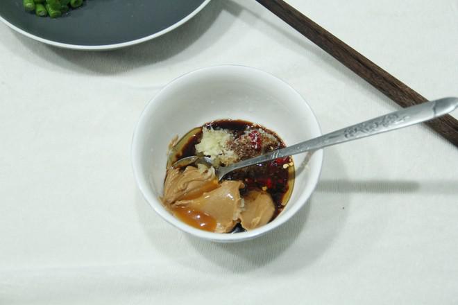 不一樣的家常菜，花生醬蘸汁豆角的做法-咸鮮味拌菜譜